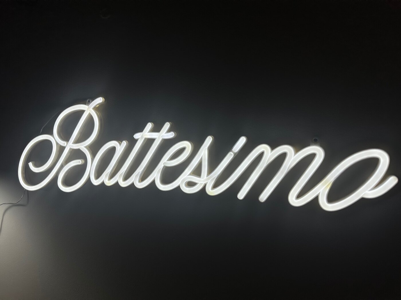Scritta Battesimo luminosa realizzata con Neon LED